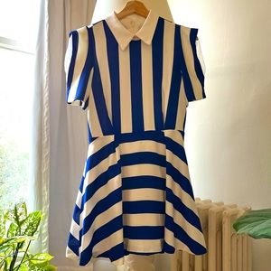 Cute striped mini dress 💙